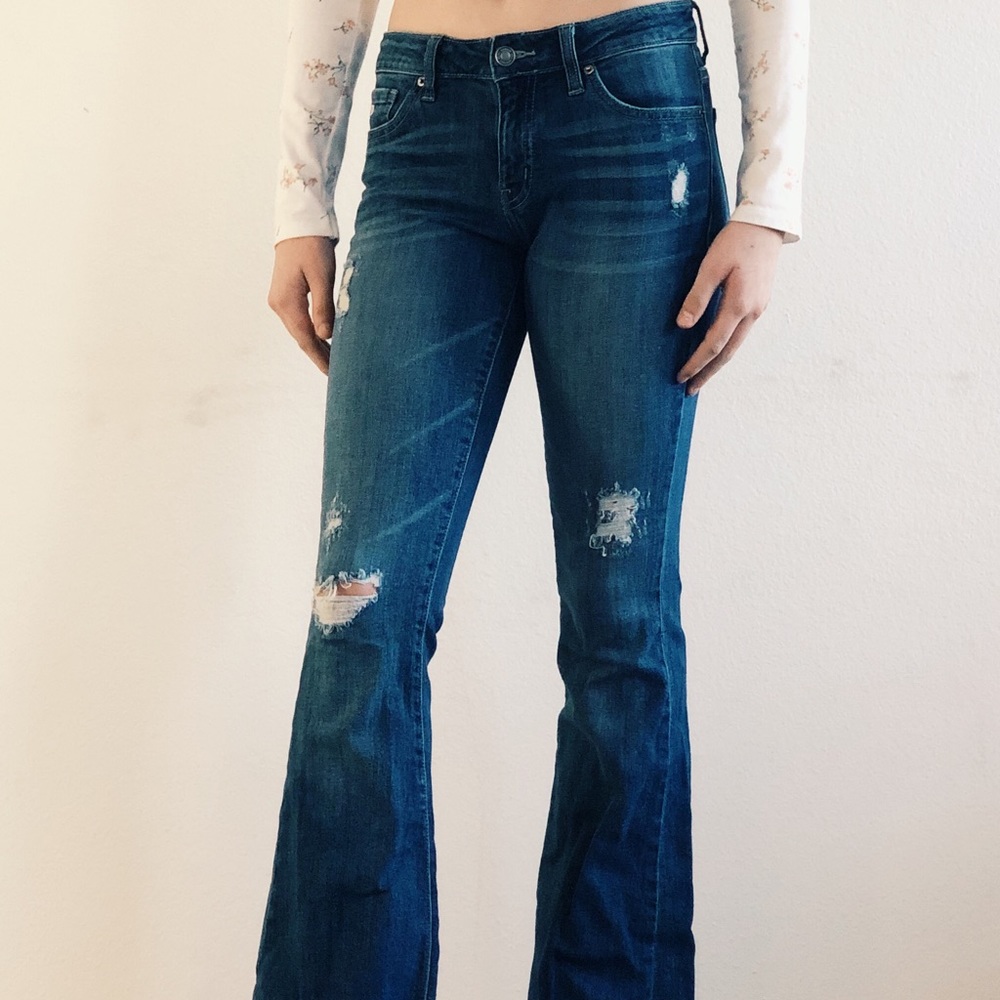 KAN CAN low rise boot cut jeans with stylish rips